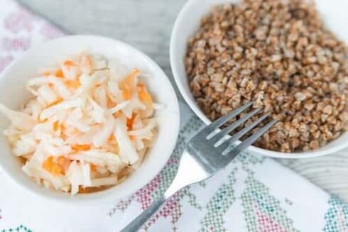 Karabuğday yulaf lapası ve salata