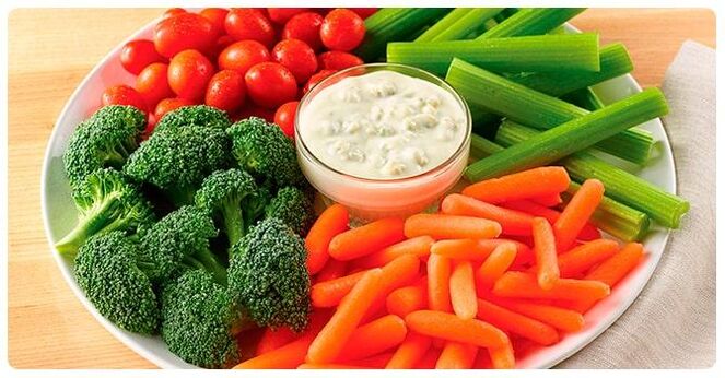 Altı yapraklı diyetin sebze gününde hem çiğ hem de haşlanmış sebzeler tüketilir. 
